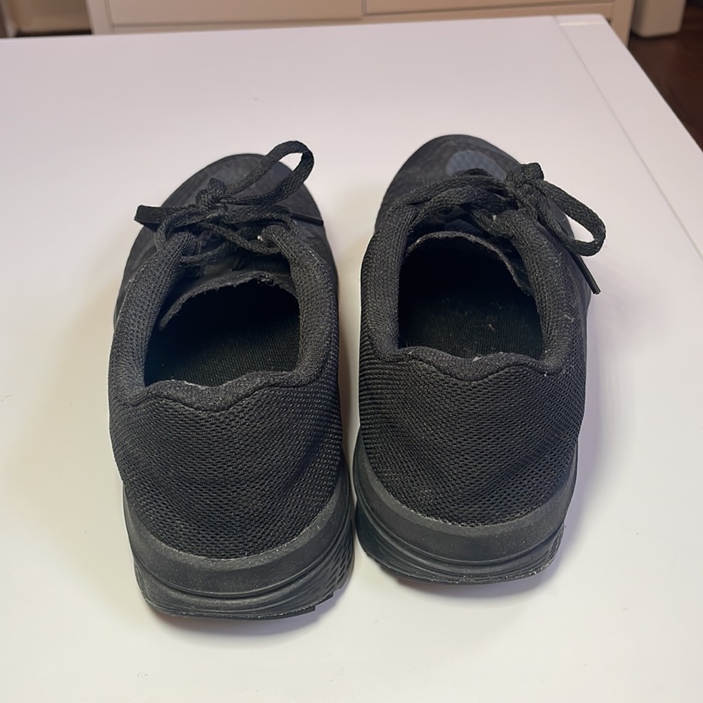 Nike Black Sneakers - Picture 3 of 4